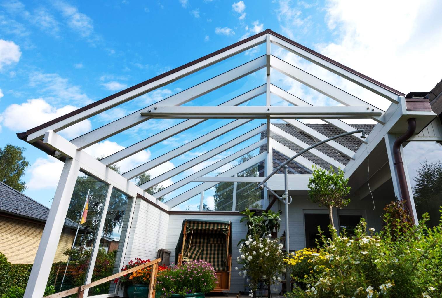 Sommergarten mit Ganzglas-Schiebe-Anlage