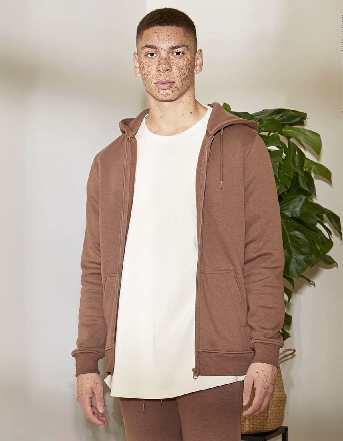 Hoodies & Sweatshirts