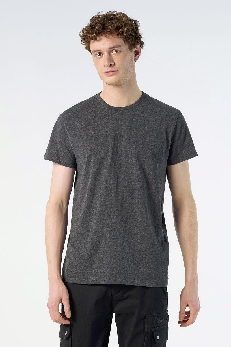 T-Shirts & Tops